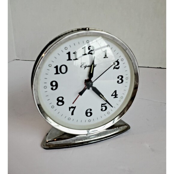 Chrome Table Clock - Picture 1 of 13